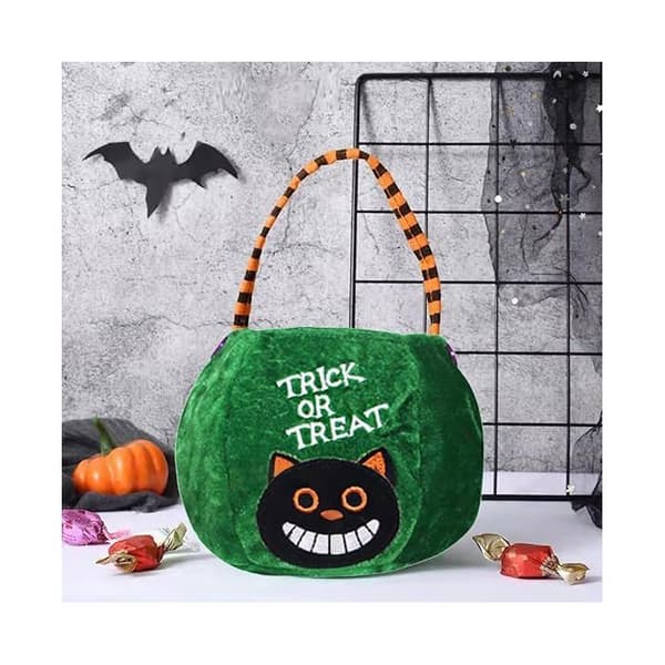 1 grön Halloween-kattmönstrad godispåse för barn, perfekt för Halloween.