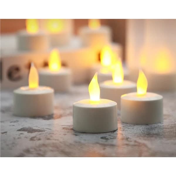 Flammeløse stearinlys - 12 genopladelige LED-teelys med blinkende effekt