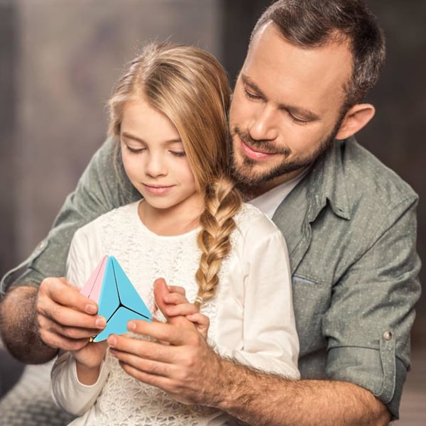 Pyramid Speed Cube - ABS-materiaalista valmistettu Pyraminx ilman tarroja | Kannustaa oppimaan taikakuution | Sujuva pyörivä palapeli | Visuaalisesti miellyttävä palapelilelu darts