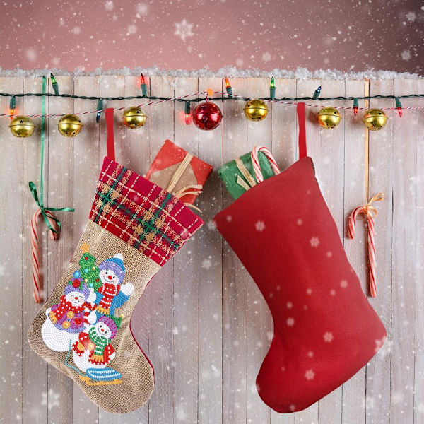 Julstrumpor Diamantmålning Kits för Vuxna Nybörjare, 4 Pack Kamin Hängande Strumpor, DIY Strassmålning Julgransprydnader Snowman