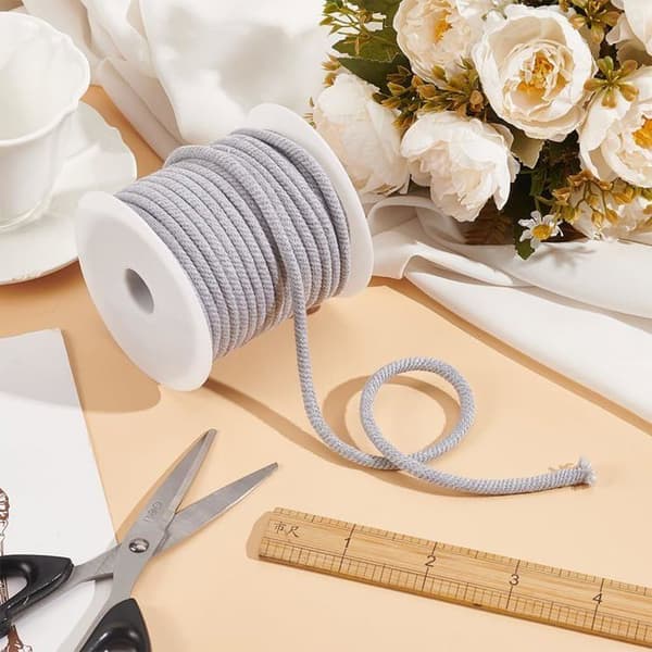 Lysegrå Polycotton Snor - 25m - 6mm - Blød Flettet Reb - Til Tøj og Håndværk