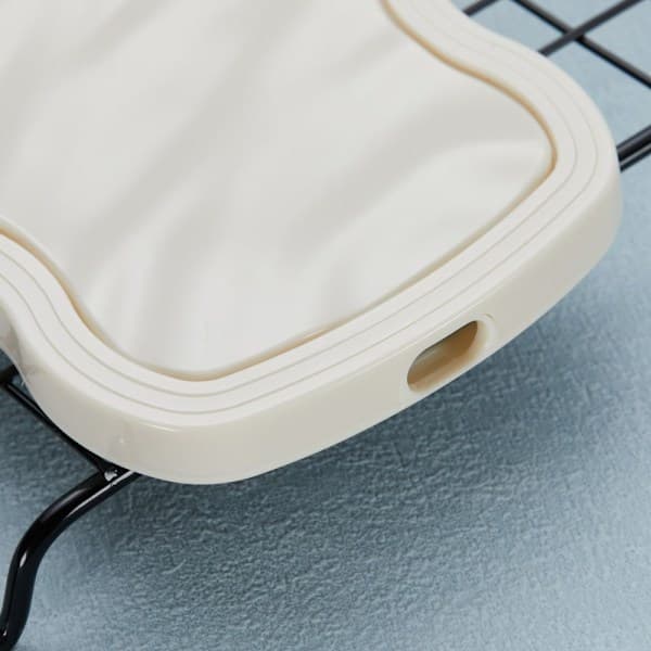 iPhone 15 Mobilveske Bølgete Tekstur Beige