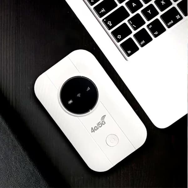 Bærbar Wifi Router - 1 Enhed - Hvid ABS - 5G og Satellitforbindelse - Til Rejser og Hjem