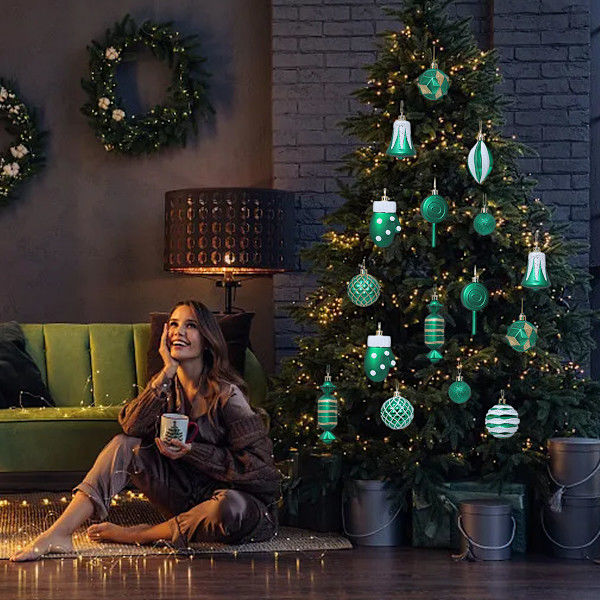 Julekule i plast, julepynt, juletre, liten hengende dekorasjon