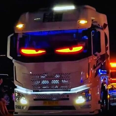 Devil Eyes LED-øyne for lastebiler og biler, fleksibel skjerm, programmerbar (70 x 173 mm)