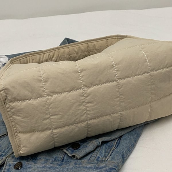 Pålitelig Vattert Puffer Bag Dame Håndveske skulderveske for forskjellige behov Beige