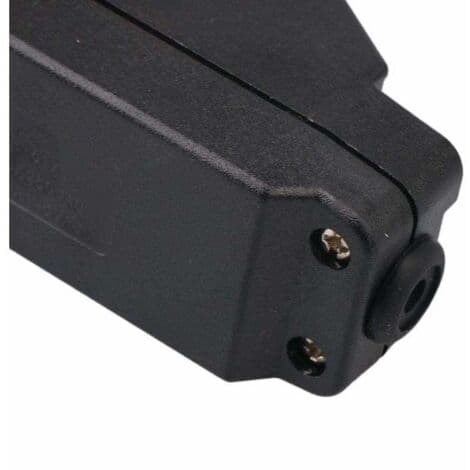 IP65 vandtæt sort afbryder, 30A 220V – Robust PA66 mekanisme – LED indikator – Dimensioner 11,4 x 3,5 cm