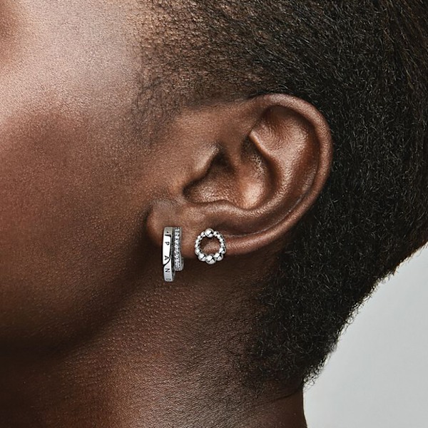 Pandora Dubbla Halvt År Briljant Silver Bakgrund Örhängen 299056C01, Inkluderar Originalask