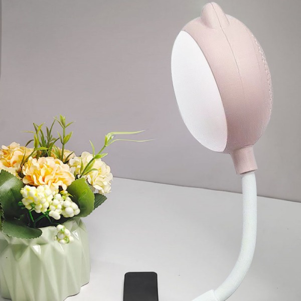 Röststyrning med artificiell intelligens liten nattlampa pink