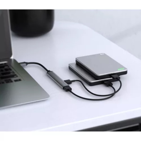 Kompakti ja monipuolinen 4-porttinen USB-keskitin, musta
