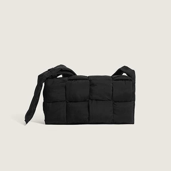 Puffervävd Väska Dam Vadderade Designer Crossbody Väskor Vävd Handväska Dun Axelväskor Blue