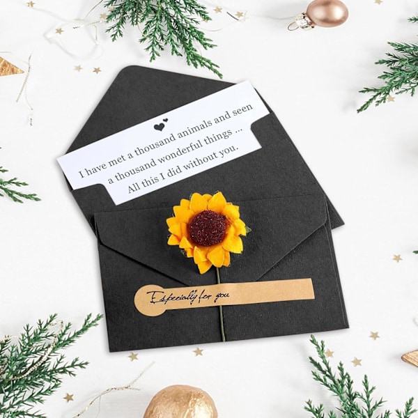 50 st mini presentkort kuvert med hjärtformade spännen, perfekta för bröllopsinbjudningar och inbjudningskort, svarta kuvert tillverkade av papper presentkort hållare