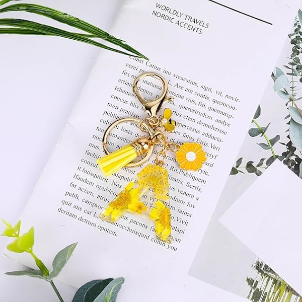 Bogstav A Nøglering Harpiks Alfabet Nøgleringe, Gule Blomsterblade Guldfolie Nøglering Charm med Daisy Bee Tassel Vedhæng, Nøglering A