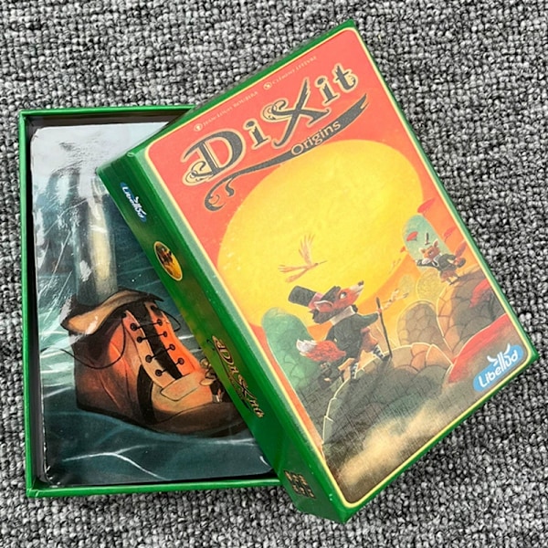 Engelsk version Dixit A Few Words Party Brætspil Strategibrætspil Kortspilslegetøj origins