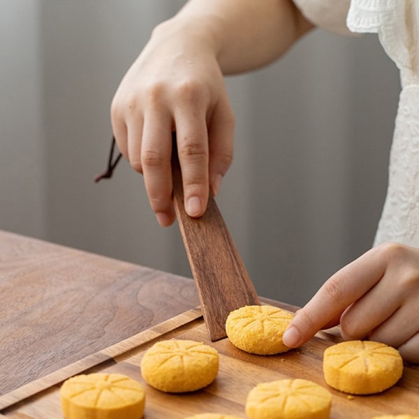 Teak Spatel for Non-Stick Cooking of Small Pancakes, Wood, One Size