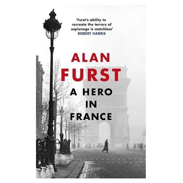 En hjälte i Frankrike av Alan Furst Pehmeäkantinen englanti