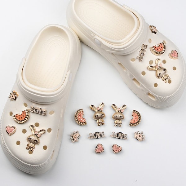 10 söta Crocs-sko blommor DIY-dekorationer tillbehör 3D