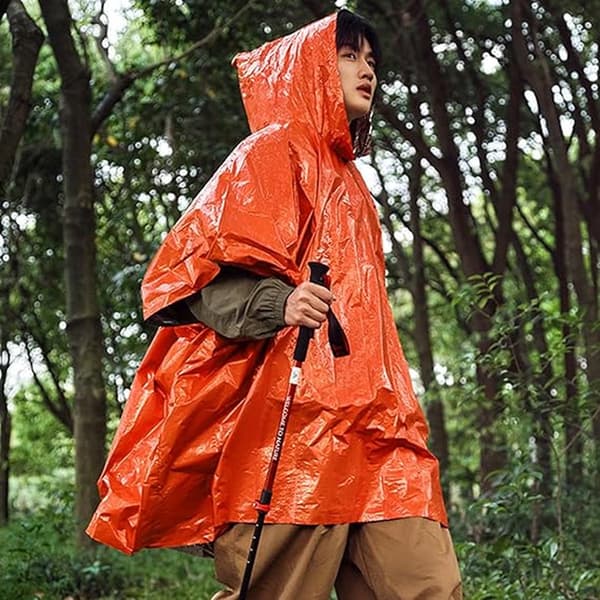 Poncho - 2 kpl - Sadeponcho - Hätäsadetakit - Unisex-sadeasu - Lämmönpidätys ja sade - Ulkoilun hätävarusteet - Vedenpitävä ...
