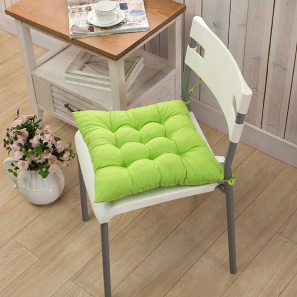 Set med 4 stolsdynor 40x40cm kvadratiska gröna sittdynor med band