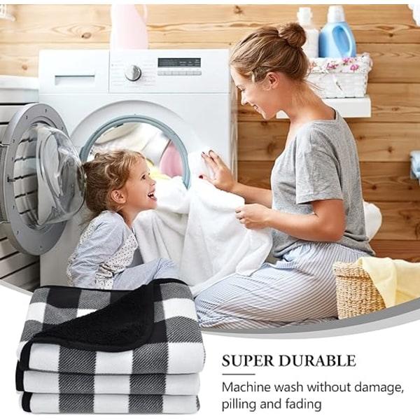 Svart Fleece Poncho för kvinnor - Varm vintercape med knappar