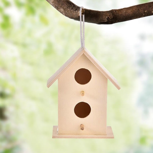Hængende fuglehus i træ til udendørs havedekorationer