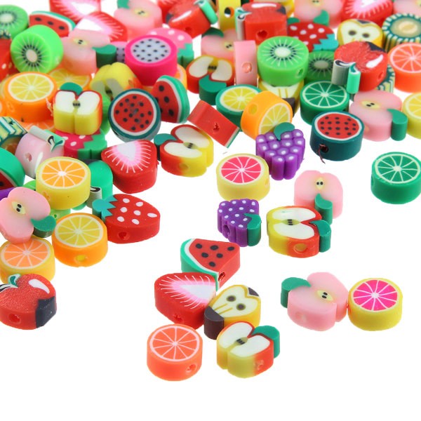 100 st Jordgubbsfrukter Polymer Lera Färg Blandad 10MM DIY-pärlor