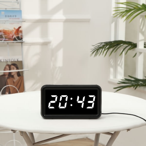Vit digital klocka, automatiskt nattläge, 3 LED-ljusstyrkor