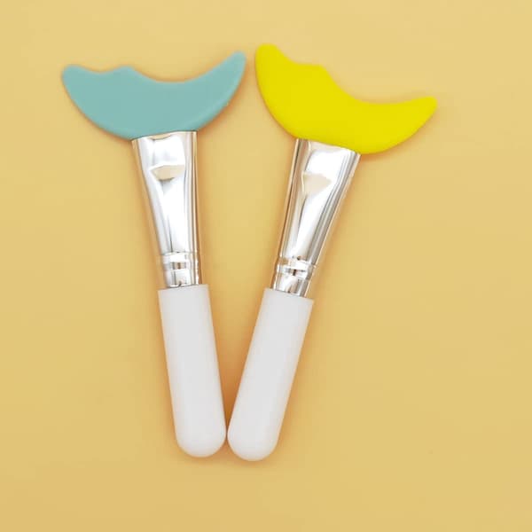 Lash Guard - Eyeliner Aid - Eyelash Mask - Reusable - Soft Silicone Edge - Eye Makeup Protector