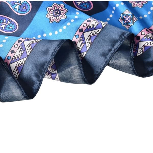 Elegant silkescarf för kvinnor