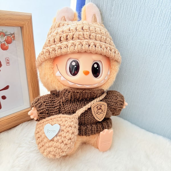 Riipus Japanilainen käsintehty ruskea ja harmaa kolmiosainen setti, (vain vaatteet) 17cm riippuva sokea laatikko macaron Labubu Time to chill -nukenvaatteet