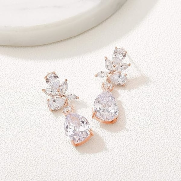 Elegante brudeøreringe til brude, brudepiger, Cubic Zirconia dråbeformede øreringe til kvinder Formelle smykker