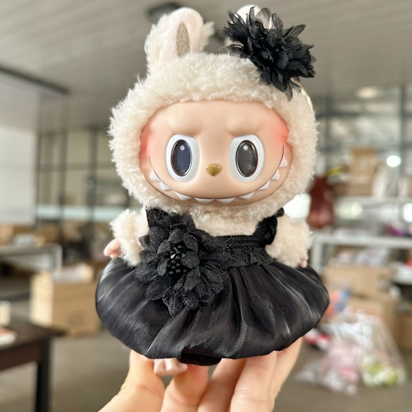 Svart plisserad klänning, (endast kläder) 17cm hänge blind box macaron Labubu Labubu Time to chill dockkläder