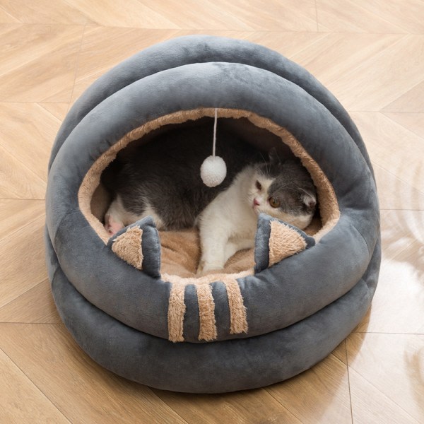 Egnet for kattunger og valper En myk og behagelig seng i kattehuset, egnet for alle årstider