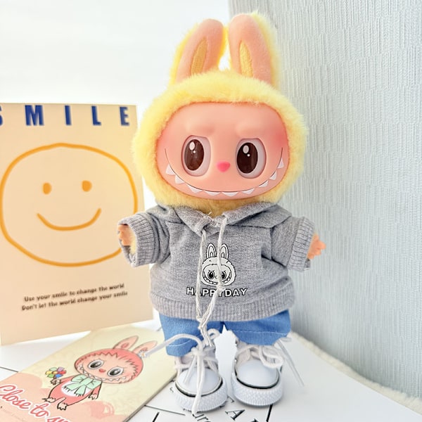 Hvite canvas sko + grå sweatshirt Bububu todelt sett, (kun klær) første og andre generasjons nøkkelring Labubu klær anheng