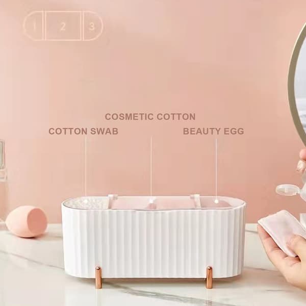 Plastbeholder til kosmetik med låg