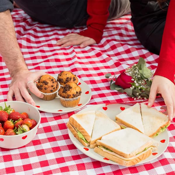 Röda rutiga plastdukar, engångs vattentäta rektangulära bordsdukar för fester och picknick, röd vit, 54 x 108 tum, 3-pack