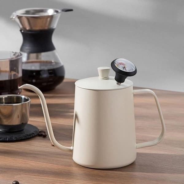 Hældekande med svanehals, rustfrit stål med lang smal tud og låg til kaffe- og tebrygning, creme, 600 ml