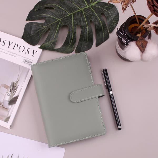 A6 PU-skinnmappe - Påfyllbar 6-ringsperm - Rimelig mappe