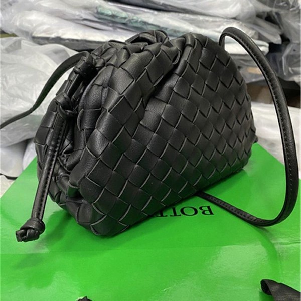 Molnryggsäck 2024 ny stil väska dam ko läder skrynklig dumpling väska dam handväska axelväska MJ51 Racing Green Racing Green Racing Green Racing Green 22*9*14cm