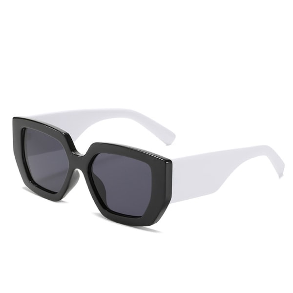 Oregelbundna vintage 90-talsglasögon i överdimensionerade UV-skydd