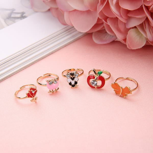 CDQ 36 stk. Tegneserie Børneringe Candy Bow Form Ring Sæt A