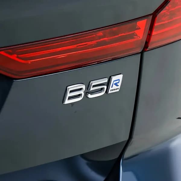 Emblem R-Design 2,2 x 2,7 cm 1-pack till Volvo