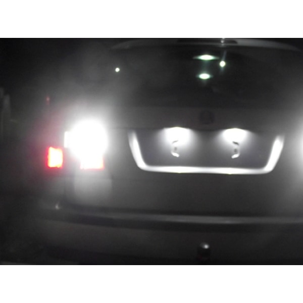 7440 6000K led lampor bromsljus backljus 2000 Lumen w21w T20 . Silvergrå
