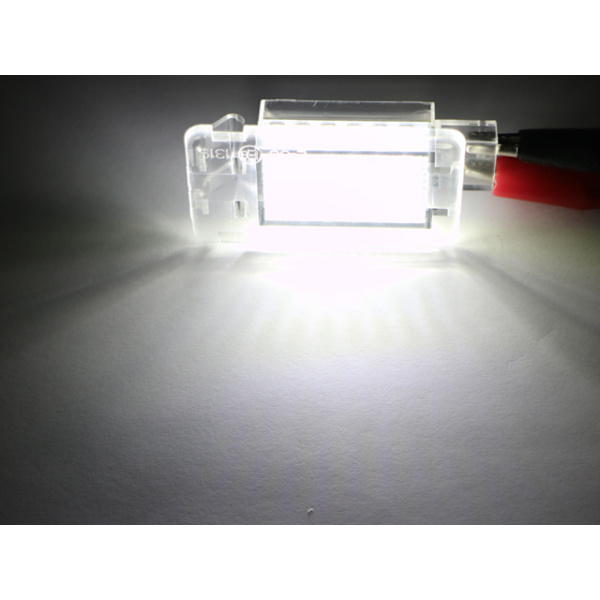 Volvo XC70 XC90 S60 S80 C70 V70 bagage lampa 6000k 2-pack