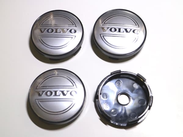 Volvo centrumkåpor till fälgarna 60mm passar 57mm hål 4-pack.