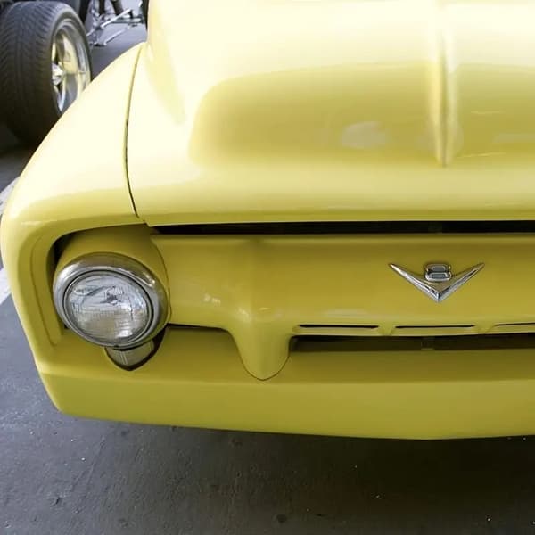 Emblem V8 krom 10,5 x 4 cm 1st