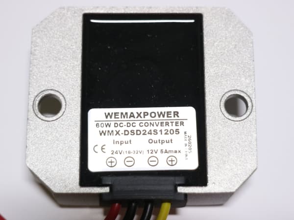 Volt Converter 24v DC blir 12v DC 5A