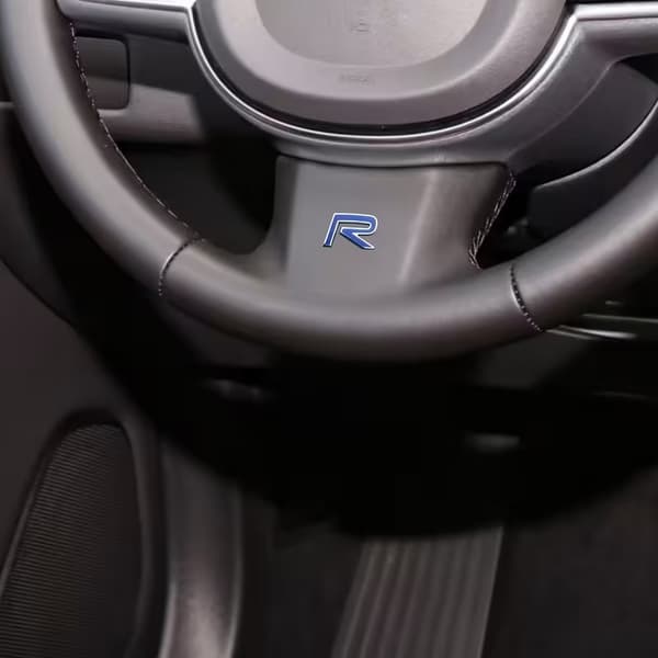 Emblem, R-Design blå-silver, 2,3 x 1,6 cm 1-pack till Volvo