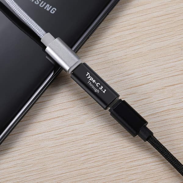 USB C -sovitin (4 kpl), tukee laajennettua latausta ja tiedonsiirtoa