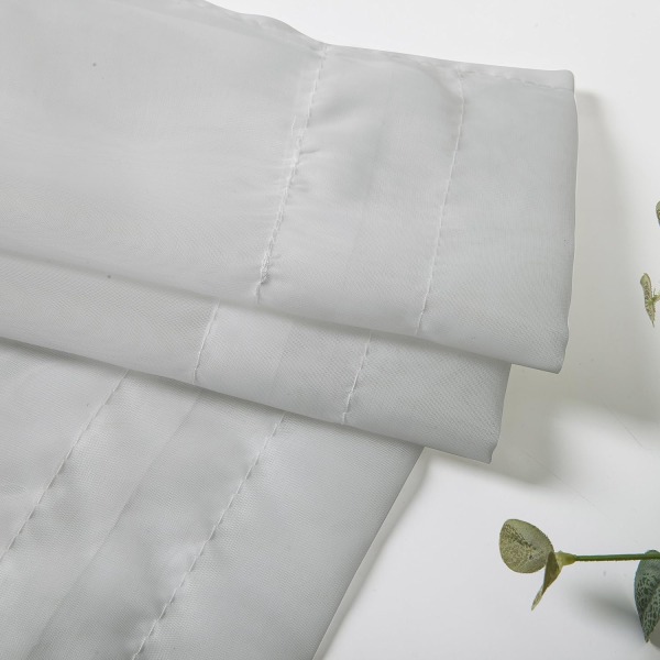 Glasdörrspanel, snyggt fönstergardin, enfärgad voile, genomskinlig stång
